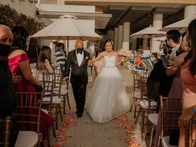 La boda de Antonio y Karely en Mazatlán, Sinaloa 15