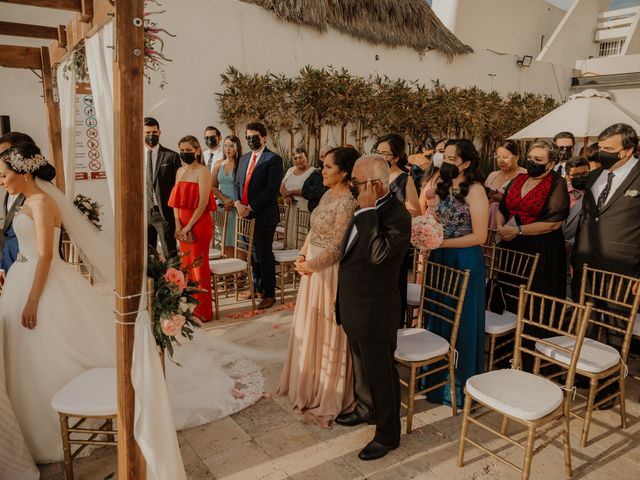 La boda de Antonio y Karely en Mazatlán, Sinaloa 17