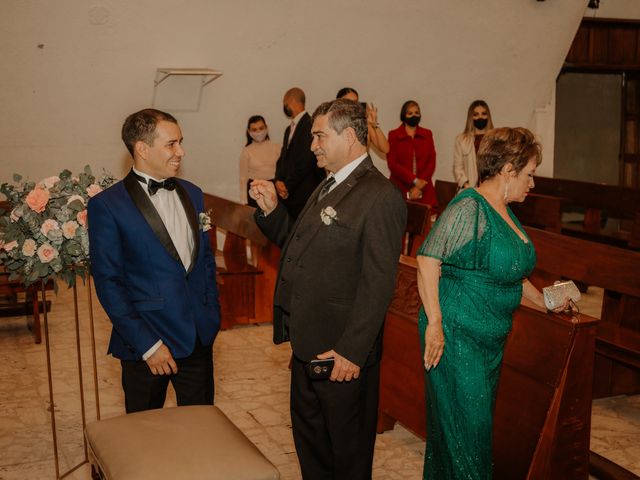 La boda de Antonio y Karely en Mazatlán, Sinaloa 22