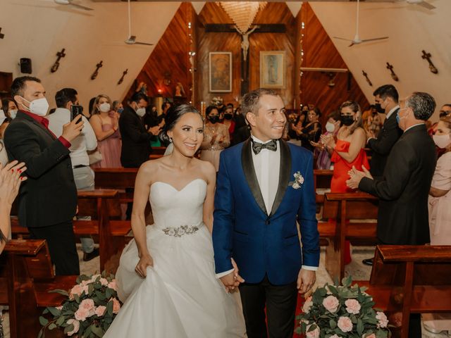 La boda de Antonio y Karely en Mazatlán, Sinaloa 27