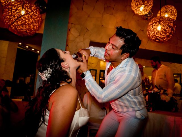 La boda de Manuel  y Alejandra  en Cancún, Quintana Roo 24