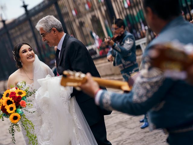 La boda de Melchor y Gloria en Morelia, Michoacán 19