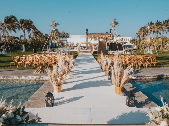La boda de Carlo y Luisa en Acapulco, Guerrero 24