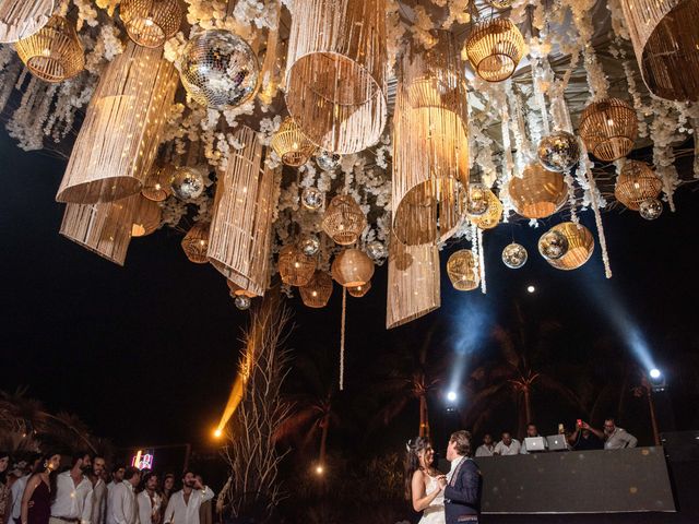 La boda de Carlo y Luisa en Acapulco, Guerrero 107