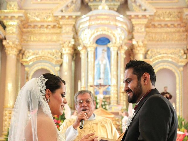La boda de Mario y Lupita en Santiago Maravatío, Guanajuato 21