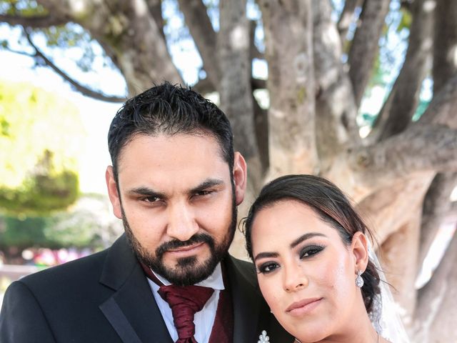 La boda de Mario y Lupita en Santiago Maravatío, Guanajuato 24