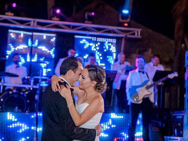 La boda de Max y Aime en Mazatlán, Sinaloa 32