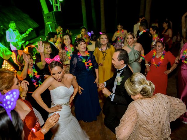 La boda de Max y Aime en Mazatlán, Sinaloa 47