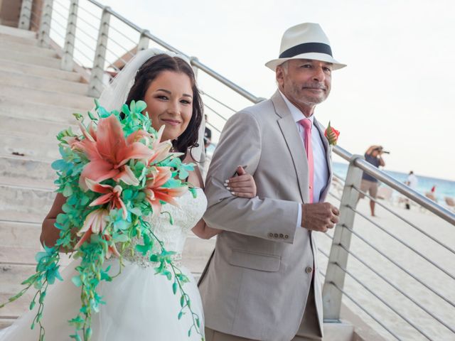 La boda de Ongaro y Estes en Cancún, Quintana Roo 28