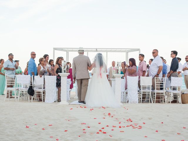La boda de Ongaro y Estes en Cancún, Quintana Roo 29