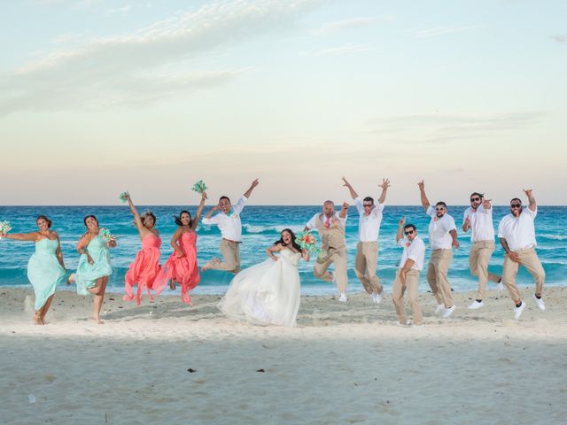 La boda de Ongaro y Estes en Cancún, Quintana Roo 36