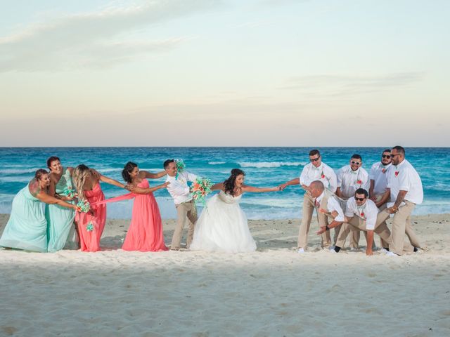 La boda de Ongaro y Estes en Cancún, Quintana Roo 37