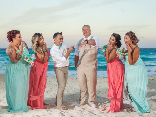 La boda de Ongaro y Estes en Cancún, Quintana Roo 39