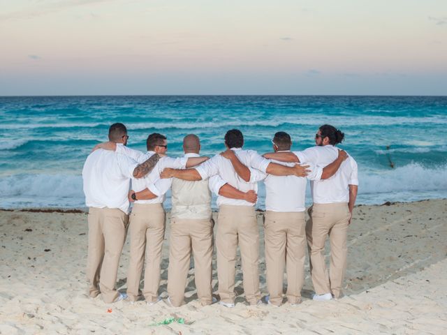 La boda de Ongaro y Estes en Cancún, Quintana Roo 44