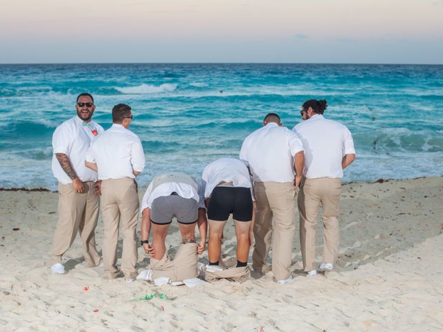 La boda de Ongaro y Estes en Cancún, Quintana Roo 45