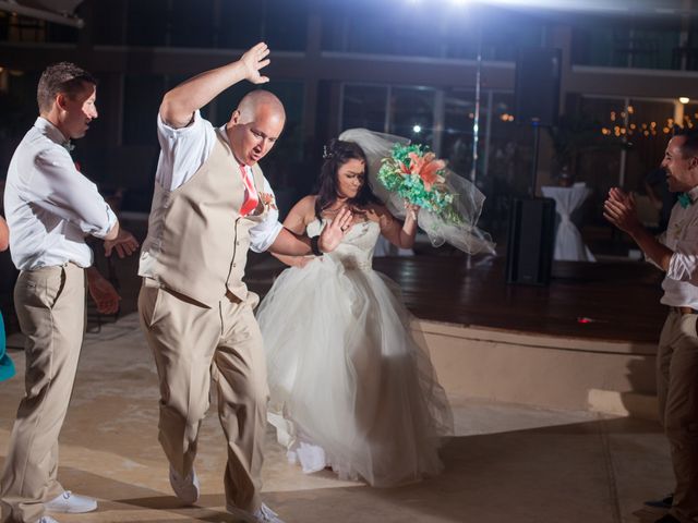 La boda de Ongaro y Estes en Cancún, Quintana Roo 53