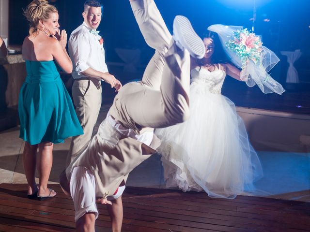 La boda de Ongaro y Estes en Cancún, Quintana Roo 54