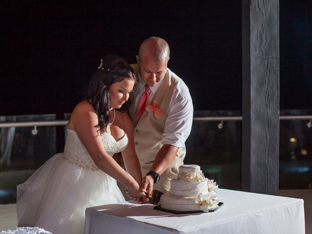 La boda de Ongaro y Estes en Cancún, Quintana Roo 66