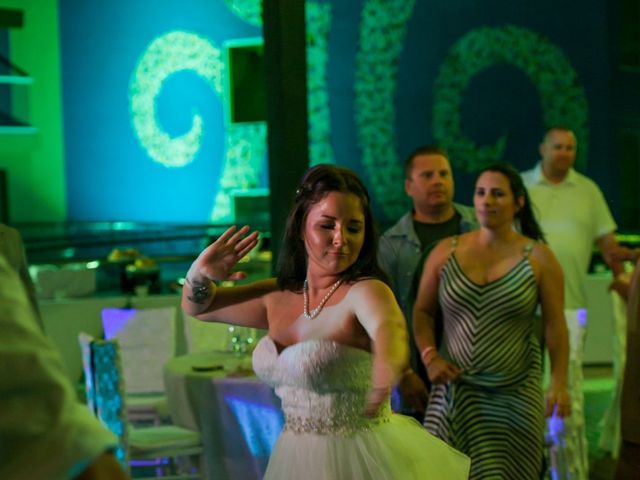 La boda de Ongaro y Estes en Cancún, Quintana Roo 75