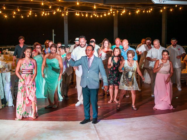 La boda de Ongaro y Estes en Cancún, Quintana Roo 76