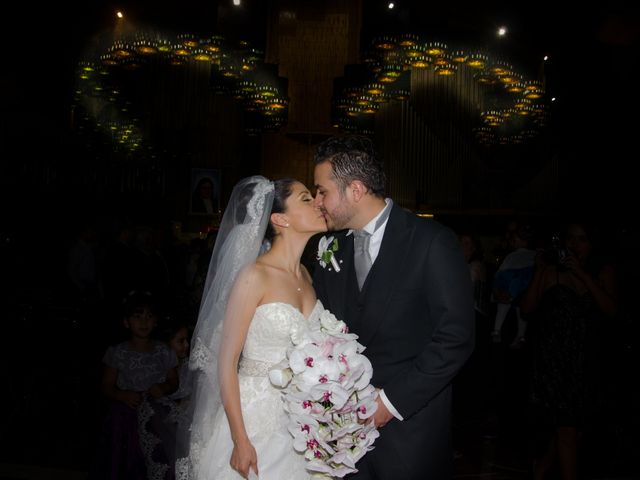 La boda de Alberto y Yutzil en Nezahualcóyotl, Estado México 17