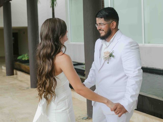 La boda de Mauricio y Mavelyn en Puerto Morelos, Quintana Roo 14