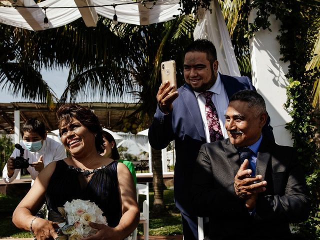 La boda de Jorge y Karla  en Medellín, Veracruz 12