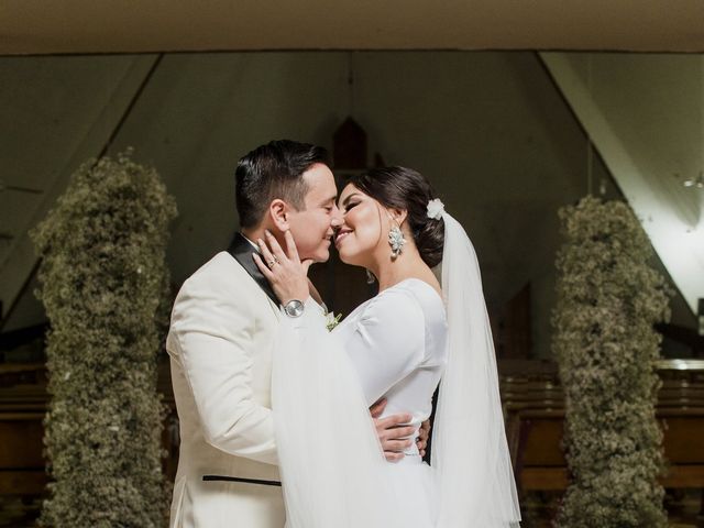 La boda de Eduardo  y Karen en Martínez de la Torre, Veracruz 17