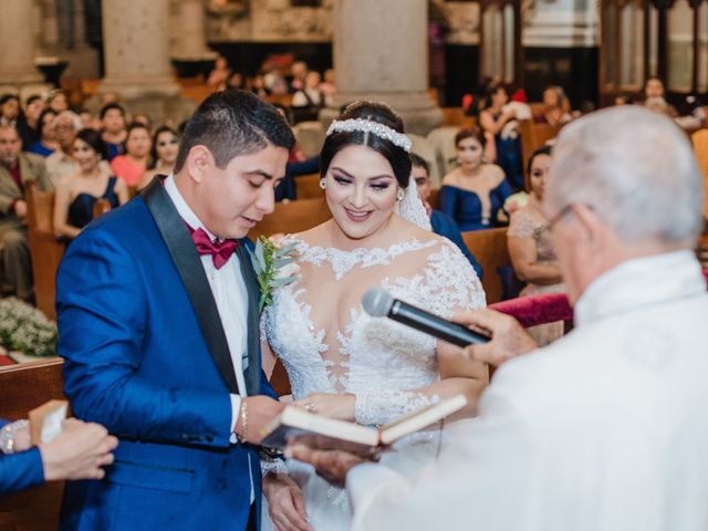 La boda de Luis y Verónica en Mazatlán, Sinaloa 32