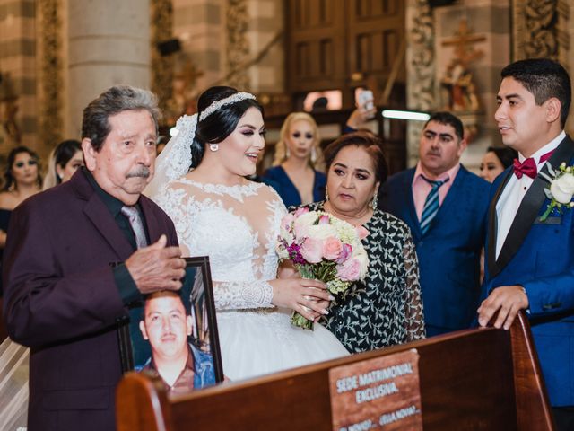 La boda de Luis y Verónica en Mazatlán, Sinaloa 36