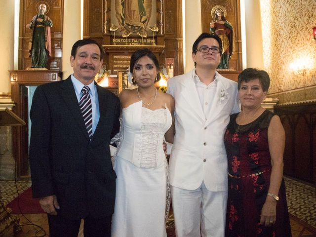 La boda de Israel Solano y Karina Chavez en San Luis Potosí, San Luis Potosí 98
