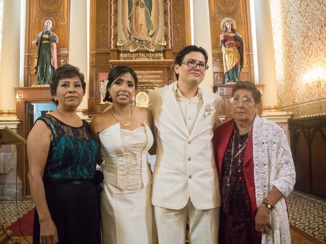 La boda de Israel Solano y Karina Chavez en San Luis Potosí, San Luis Potosí 103