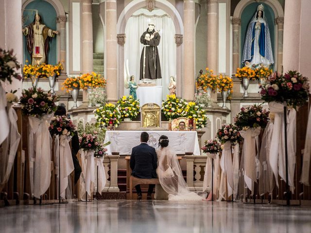 La boda de Manuel y Alma en Tzintzuntzan, Michoacán 14