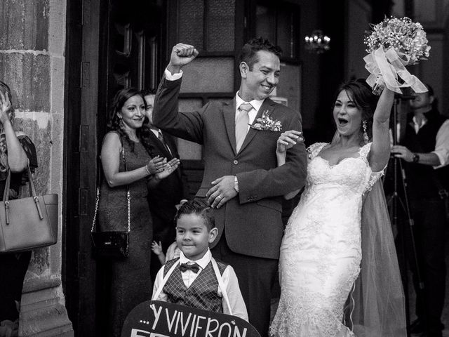 La boda de Manuel y Alma en Tzintzuntzan, Michoacán 17