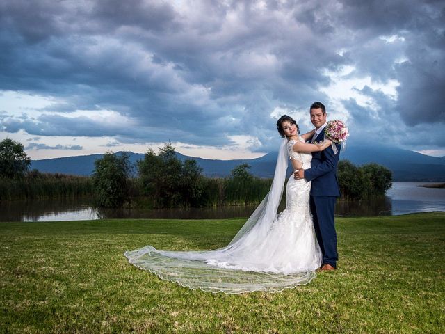 La boda de Manuel y Alma en Tzintzuntzan, Michoacán 21