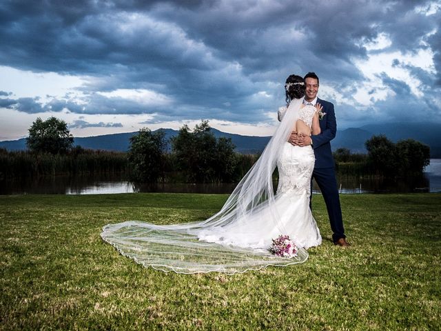 La boda de Manuel y Alma en Tzintzuntzan, Michoacán 22