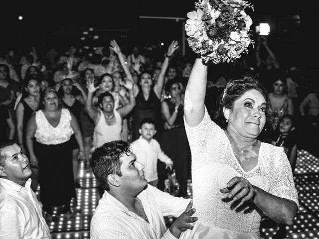 La boda de Cristian y Carmen en Temixco, Morelos 43