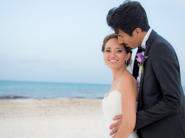 La boda de José y Fer en Cancún, Quintana Roo 37