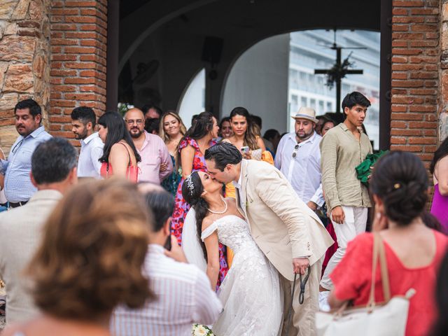 La boda de Alejandro y Valeria en Huatulco, Oaxaca 35