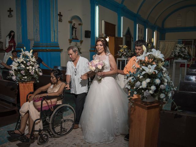 La boda de Luis y Isabel en Atoyac de Alvarez, Guerrero 23