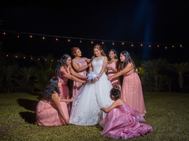 La boda de Luis y Isabel en Atoyac de Alvarez, Guerrero 34