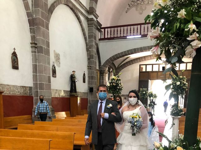 La boda de Adrián  y Cynthia  en Pachuca, Hidalgo 21