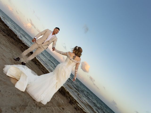 La boda de Daniel y Miriam en Playa del Carmen, Quintana Roo 29