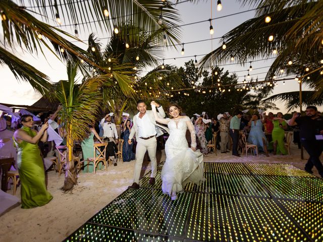 La boda de Daniel y Miriam en Playa del Carmen, Quintana Roo 30