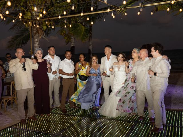 La boda de Daniel y Miriam en Playa del Carmen, Quintana Roo 31