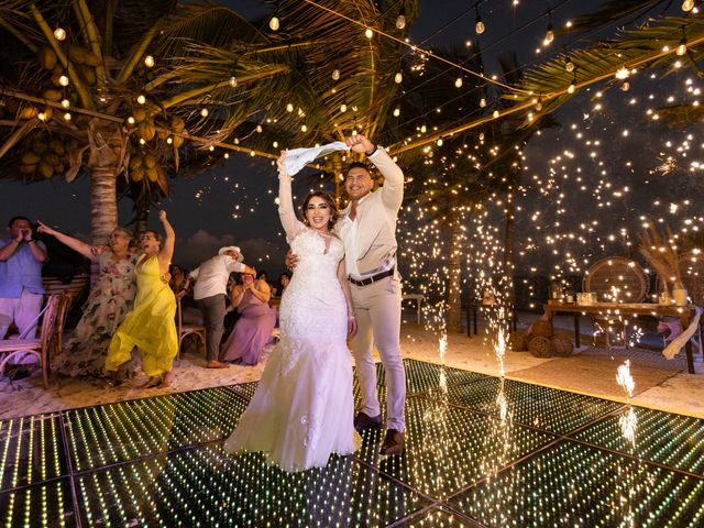 La boda de Daniel y Miriam en Playa del Carmen, Quintana Roo 36