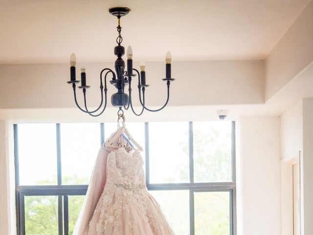 La boda de Alejandro y Alondra en Zamora, Michoacán 3