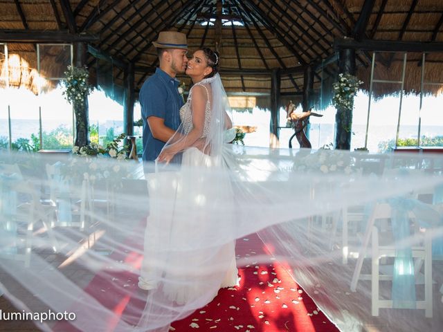 La boda de Diego y Claudia  en Cancún, Quintana Roo 5