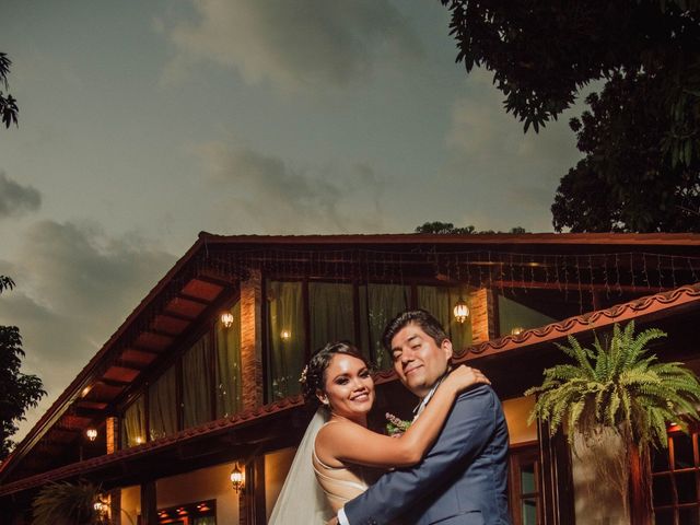 La boda de Abraham y Adriana en Tuxtla Chico, Chiapas 15