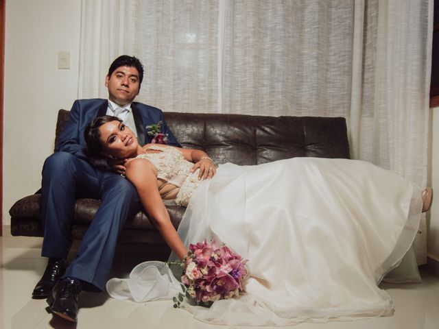 La boda de Abraham y Adriana en Tuxtla Chico, Chiapas 1